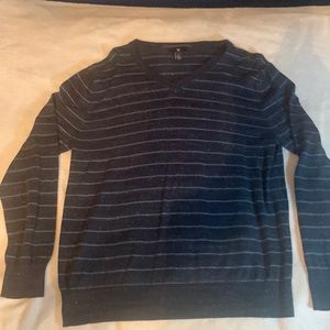 Gap sweatshirt large V neck